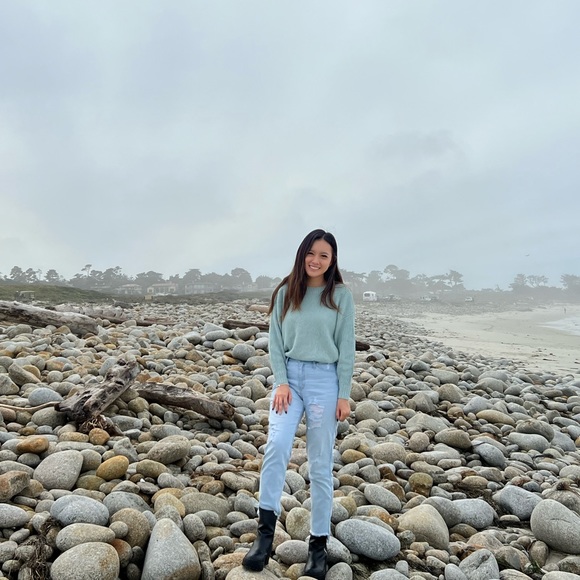 Meet your Posher, Quynh - Picture 1 of 1